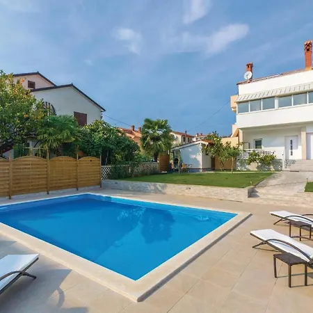 1 Bedroom Beautiful In Novigrad Lejlighed *
